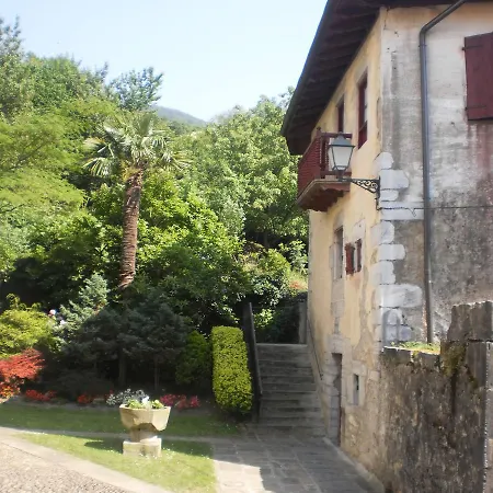 Larraenea Bed And Breakfast-3
